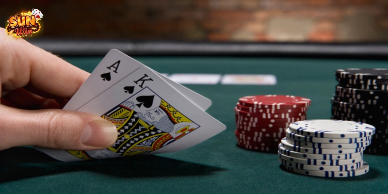 Luật Chơi Poker Sunwin - Trải Nghiệm Game Bài Đấu Trí Thú Vị 2 Luật chơi poker được người chơi đánh giá rất thú vị, kịch tính